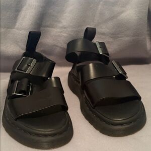Dr. Martens Air Wave Black Gryphon Sandals NWOT Women size 6 EU 37 Men’s size 5